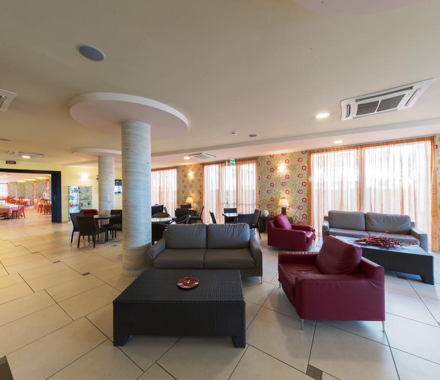 Hotel La Ninfea Montesilvano Marina Exteriör bild