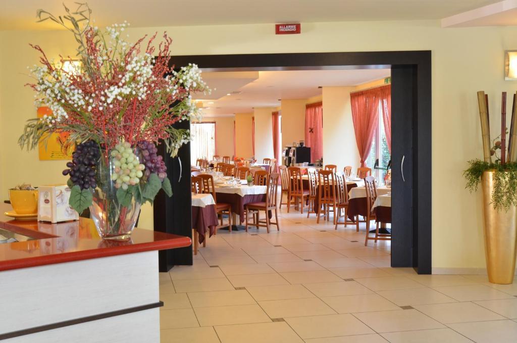 Hotel La Ninfea Montesilvano Marina Exteriör bild