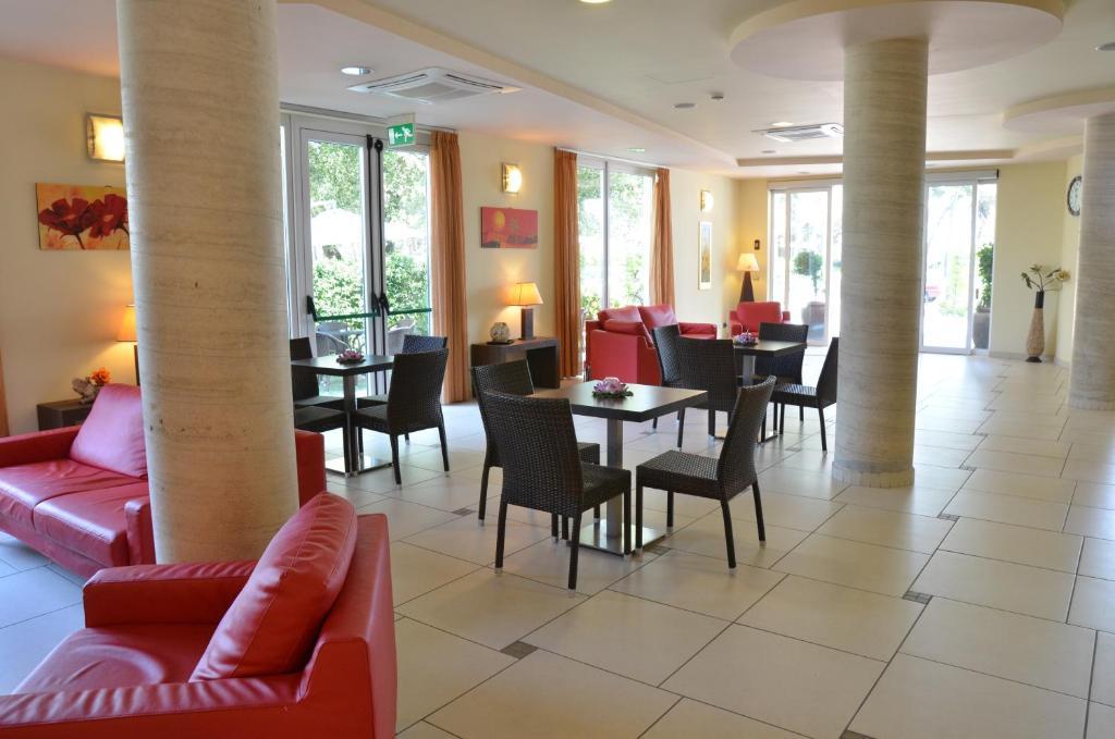 Hotel La Ninfea Montesilvano Marina Exteriör bild