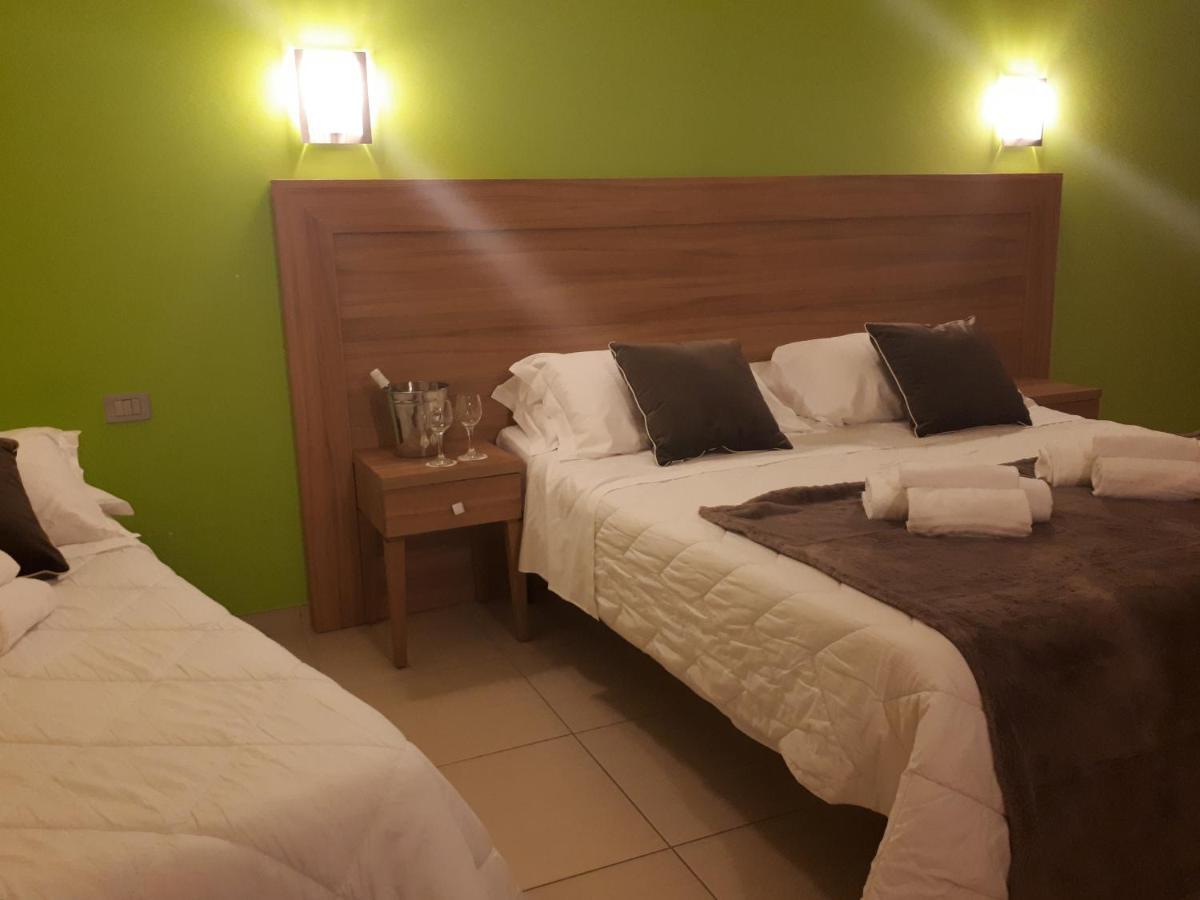 Hotel La Ninfea Montesilvano Marina Exteriör bild